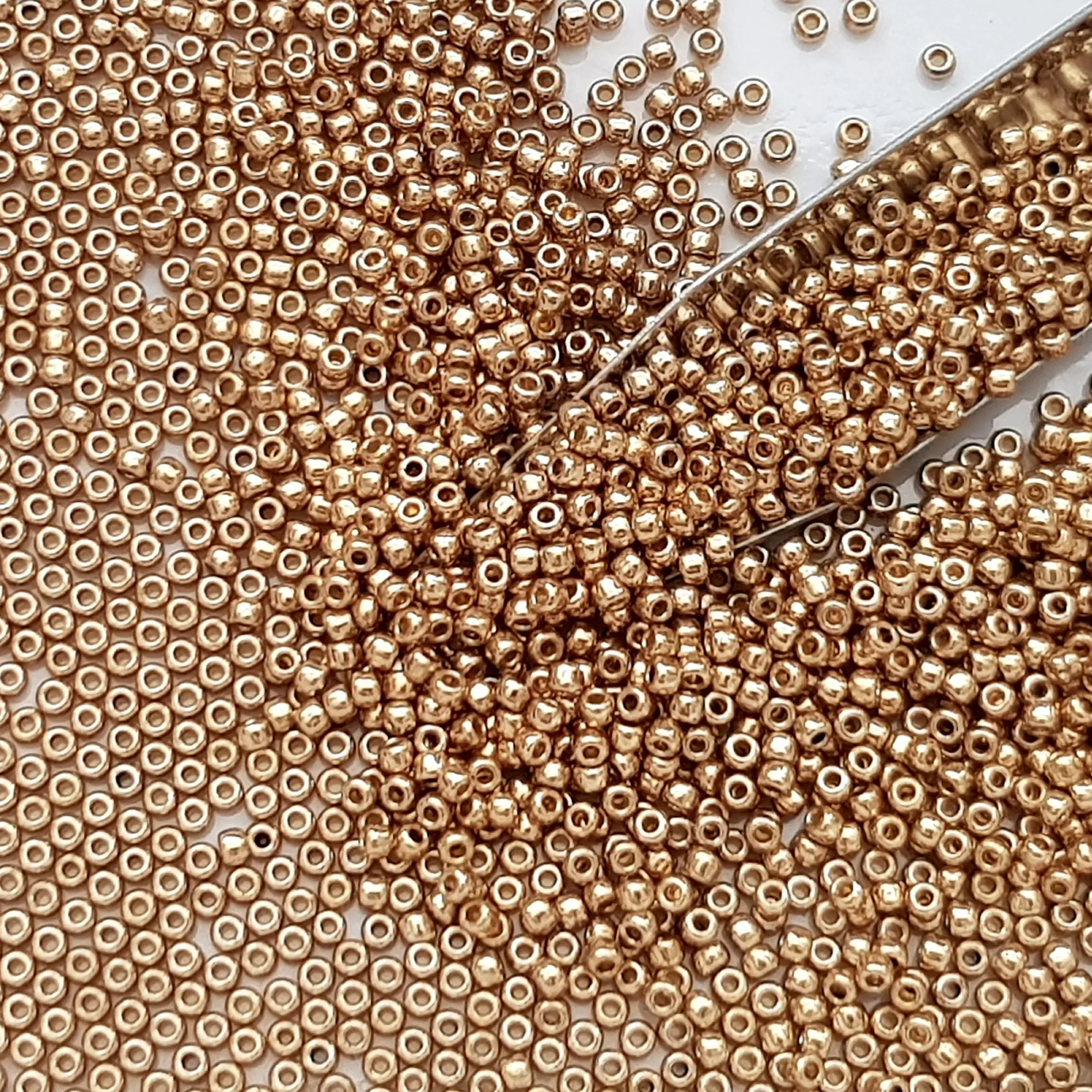 11/0 TR-PF592 Golden Fleece Permanent Finish  10g/30g Round Toho Seed Beads | Beading Supply