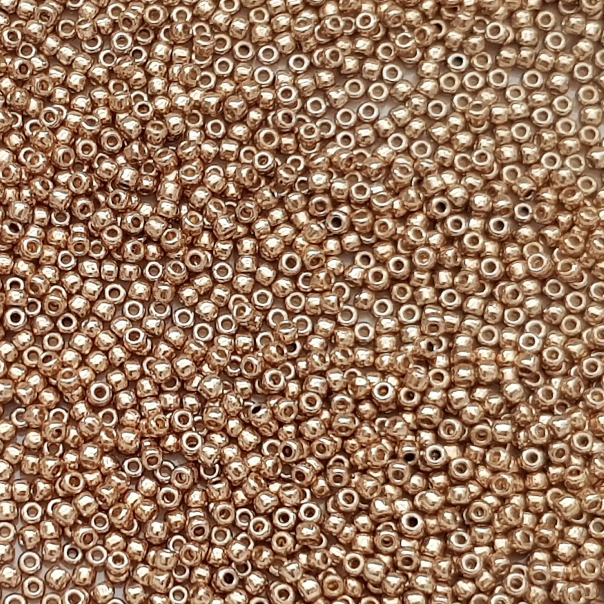 11/0 TR-PF592 Golden Fleece Permanent Finish  10g/30g Round Toho Seed Beads | Beading Supply