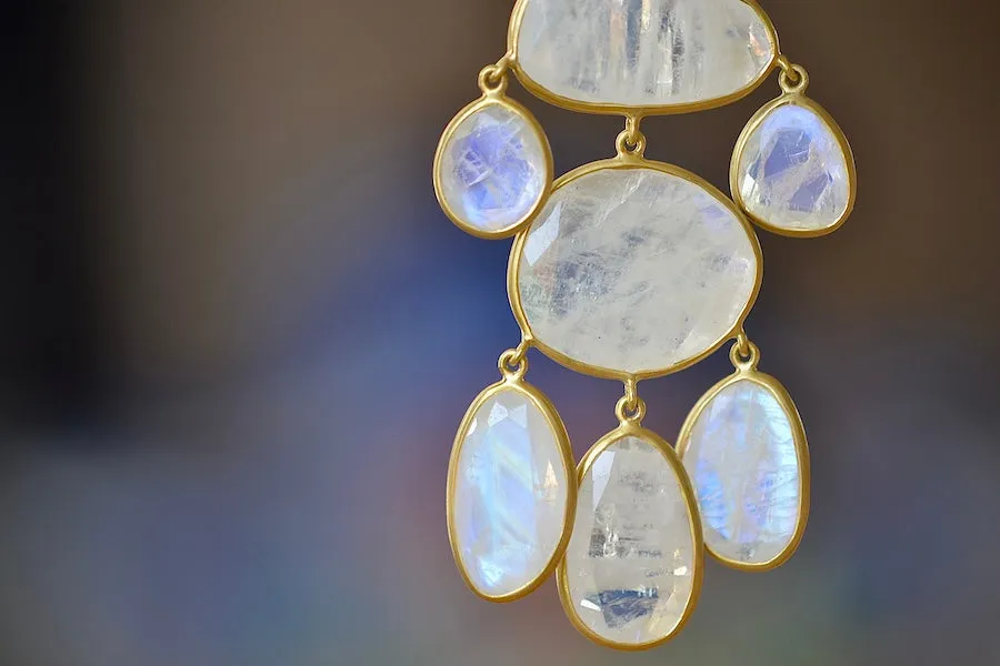 Baroque Pendant in Moonstone and 18K