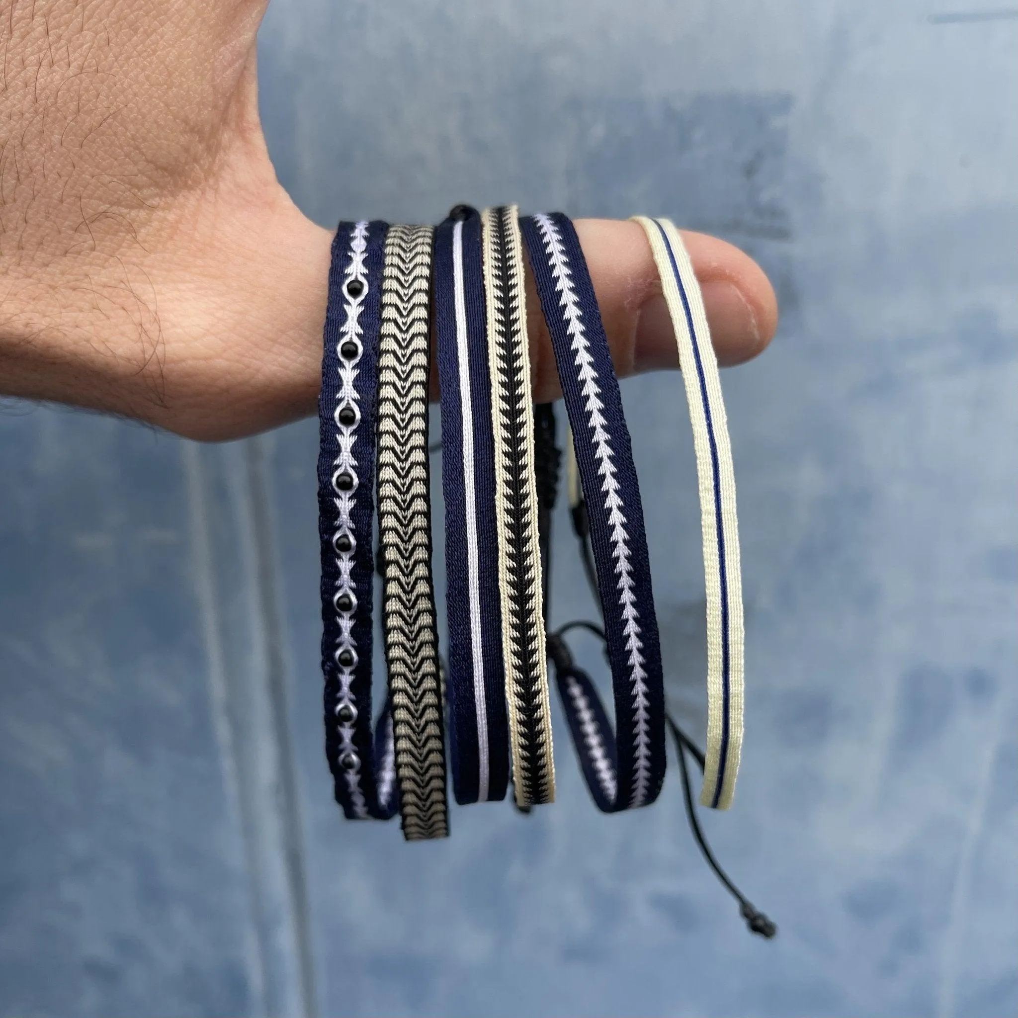 Handmade Purnama Bracelet 46 (Navy Blue/White)